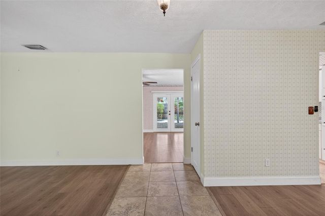 901 W RIVER DRIVE, Temple Terrace, FL 33617