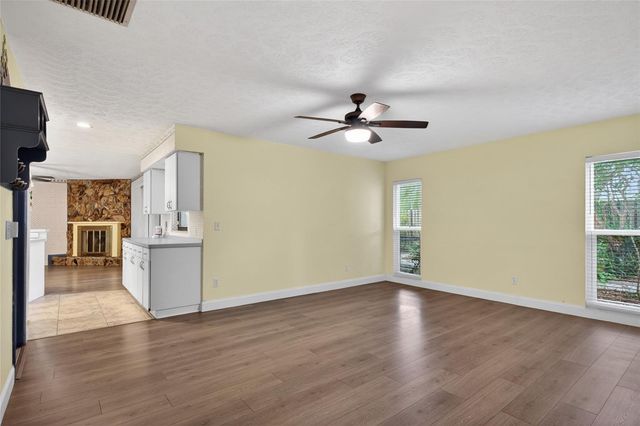 901 W RIVER DRIVE, Temple Terrace, FL 33617