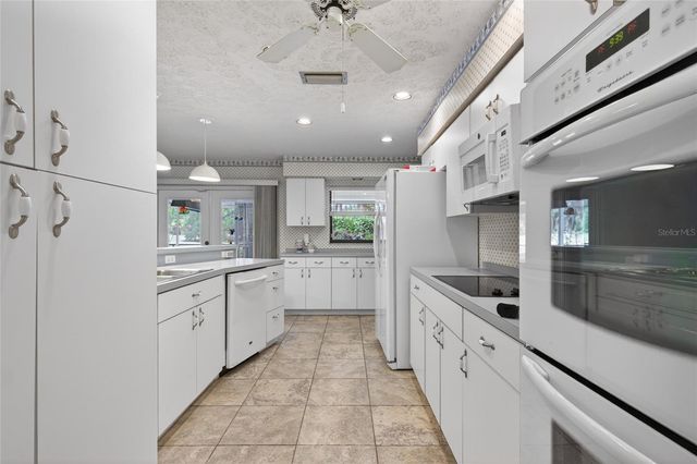 901 W RIVER DRIVE, Temple Terrace, FL 33617