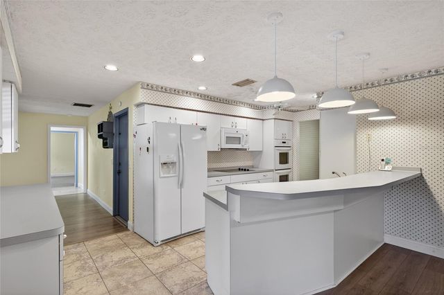 901 W RIVER DRIVE, Temple Terrace, FL 33617