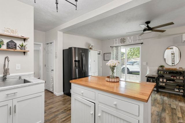 306 S Apple Road, Osceola, IN 46561