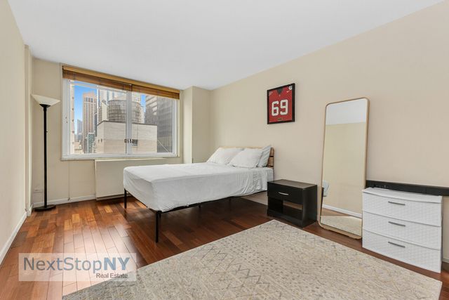 245 E 54th St Apt 16C, New York City, NY 10022