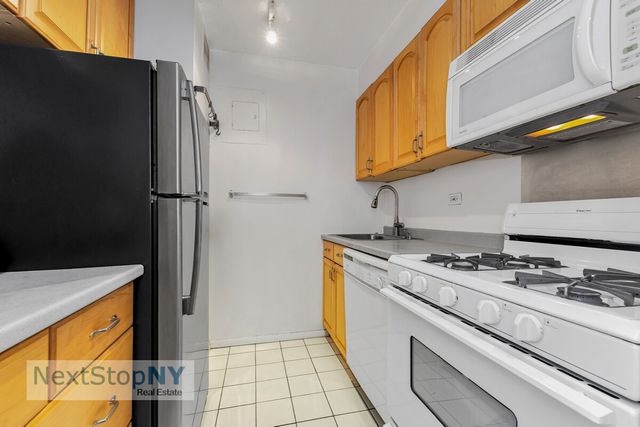 245 E 54th St Apt 16C, New York City, NY 10022
