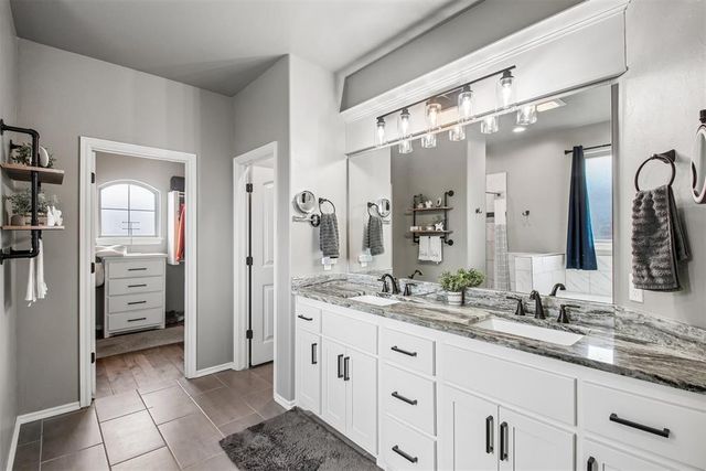 7 Southpointe Avenue, Tuttle, OK 73089