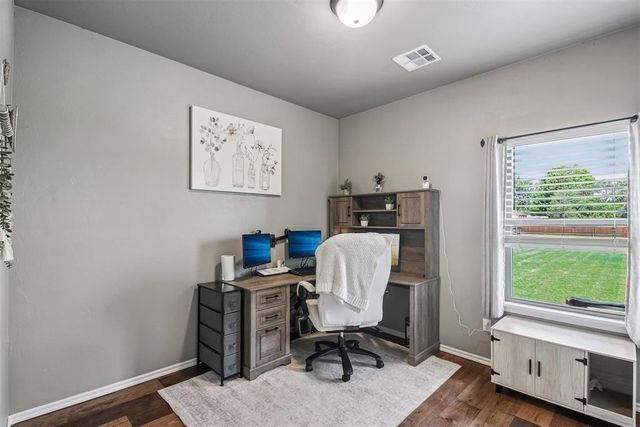 7 Southpointe Avenue, Tuttle, OK 73089