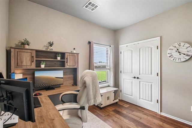 7 Southpointe Avenue, Tuttle, OK 73089