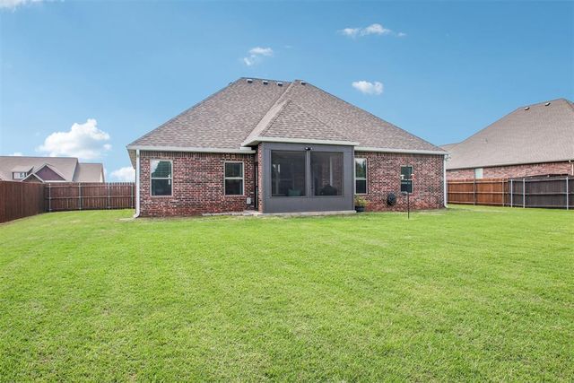 7 Southpointe Avenue, Tuttle, OK 73089