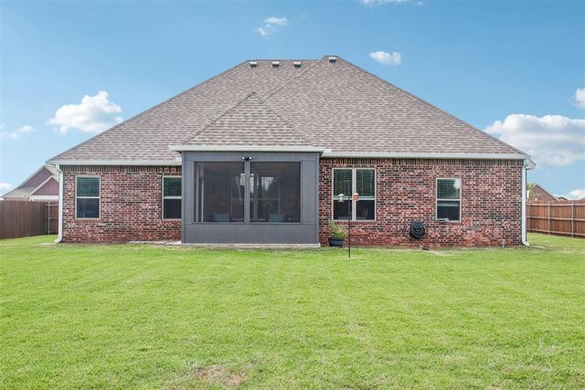 7 Southpointe Avenue, Tuttle, OK 73089