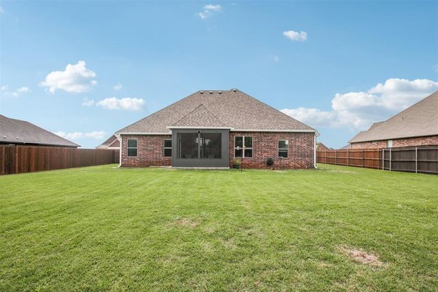 7 Southpointe Avenue, Tuttle, OK 73089