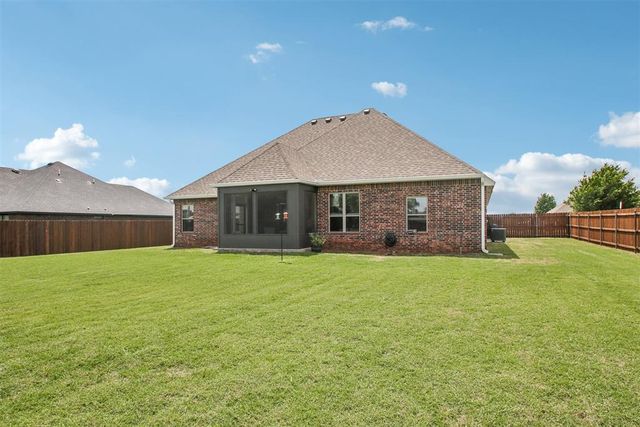 7 Southpointe Avenue, Tuttle, OK 73089