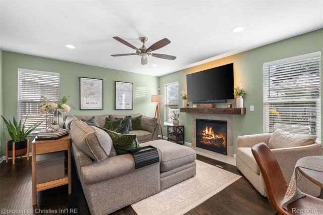 24610 Manistee Street, Oak Park, MI 48237