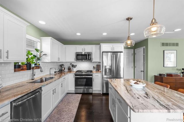 24610 Manistee Street, Oak Park, MI 48237