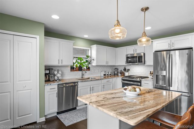 24610 Manistee Street, Oak Park, MI 48237