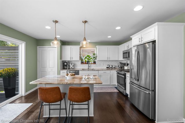 24610 Manistee Street, Oak Park, MI 48237