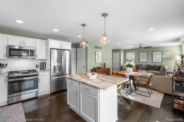 24610 Manistee Street, Oak Park, MI 48237