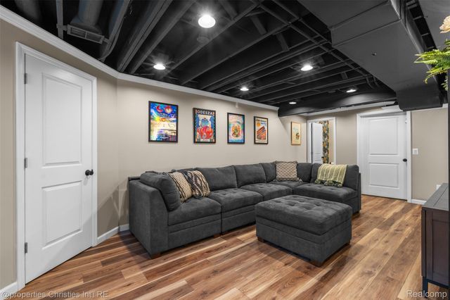24610 Manistee Street, Oak Park, MI 48237