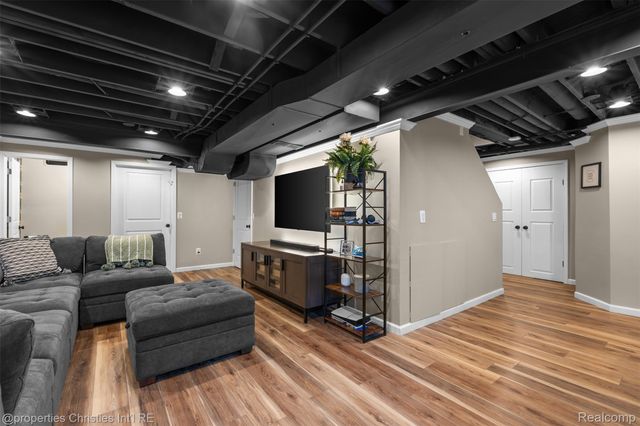 24610 Manistee Street, Oak Park, MI 48237