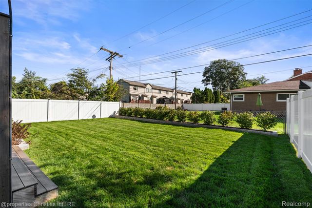 24610 Manistee Street, Oak Park, MI 48237