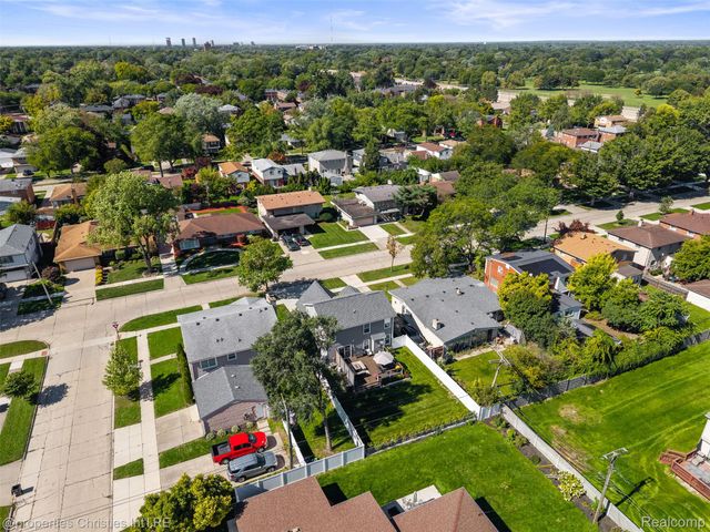 24610 Manistee Street, Oak Park, MI 48237