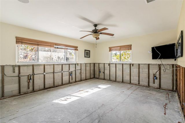 945 BAYSHORE DRIVE, Tarpon Springs, FL 34689