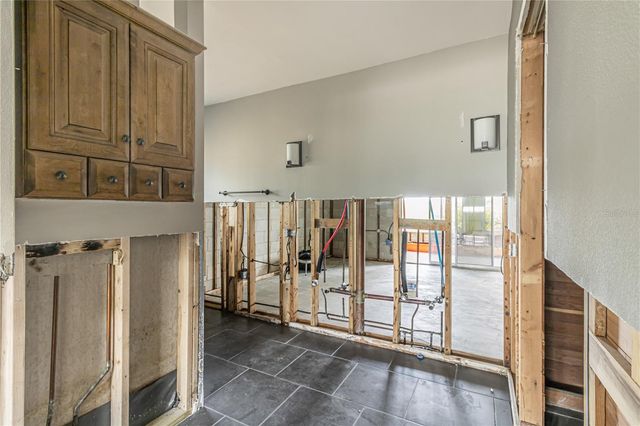 945 BAYSHORE DRIVE, Tarpon Springs, FL 34689