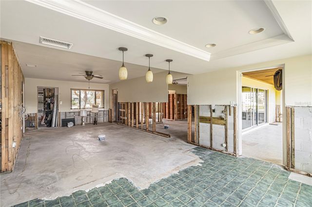 945 BAYSHORE DRIVE, Tarpon Springs, FL 34689