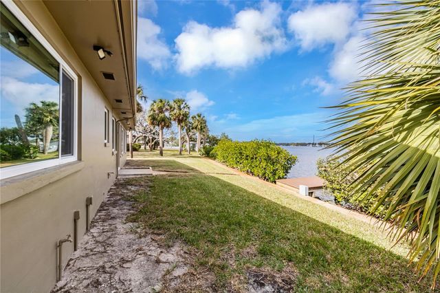 945 BAYSHORE DRIVE, Tarpon Springs, FL 34689