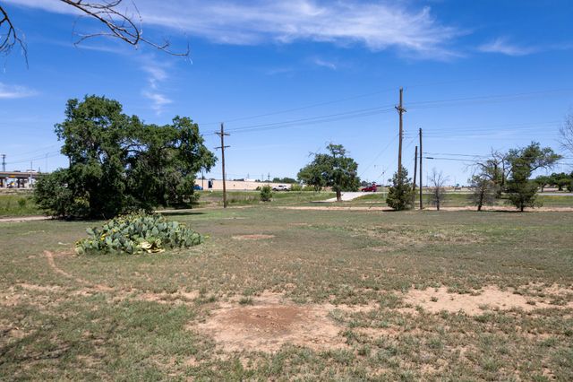 305 E Quinn Street, Lubbock, TX 79403