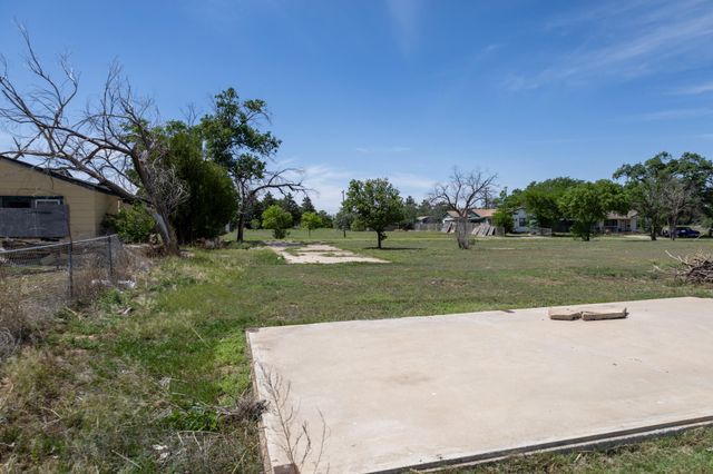 305 E Quinn Street, Lubbock, TX 79403