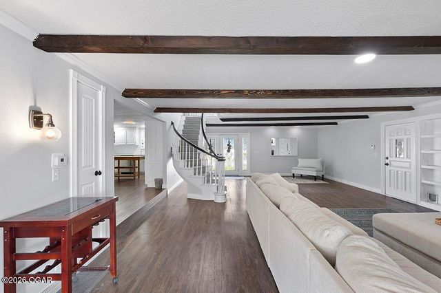 606 Meadowmere Drive, Webb City, MO 64870