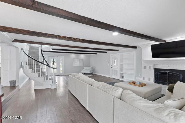 606 Meadowmere Drive, Webb City, MO 64870