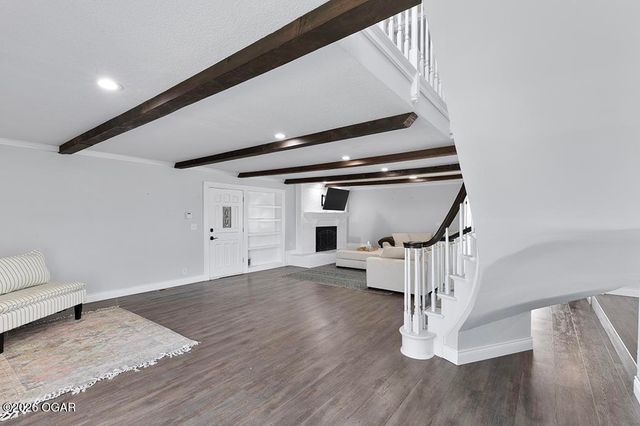 606 Meadowmere Drive, Webb City, MO 64870