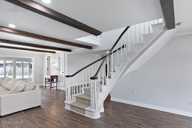 606 Meadowmere Drive, Webb City, MO 64870