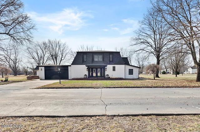 606 Meadowmere Drive, Webb City, MO 64870