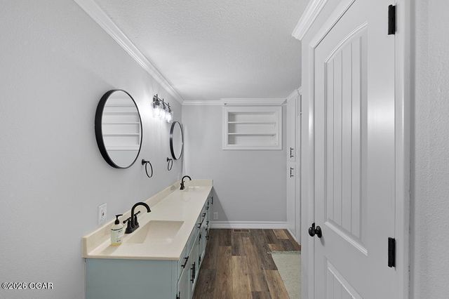 606 Meadowmere Drive, Webb City, MO 64870