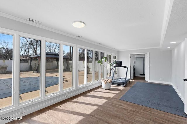 606 Meadowmere Drive, Webb City, MO 64870