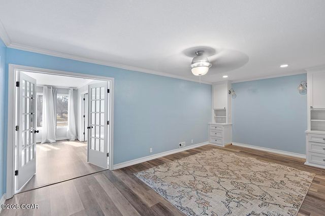 606 Meadowmere Drive, Webb City, MO 64870