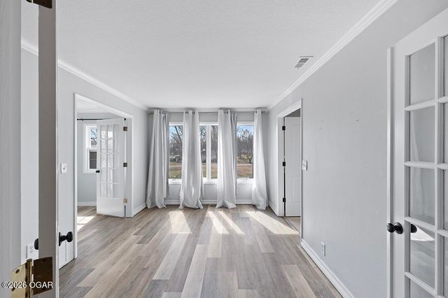 606 Meadowmere Drive, Webb City, MO 64870