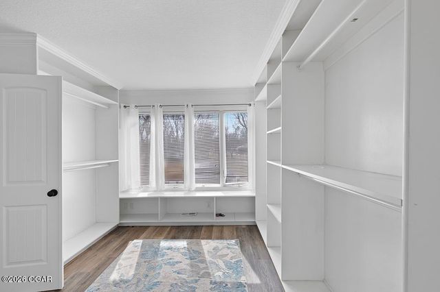 606 Meadowmere Drive, Webb City, MO 64870