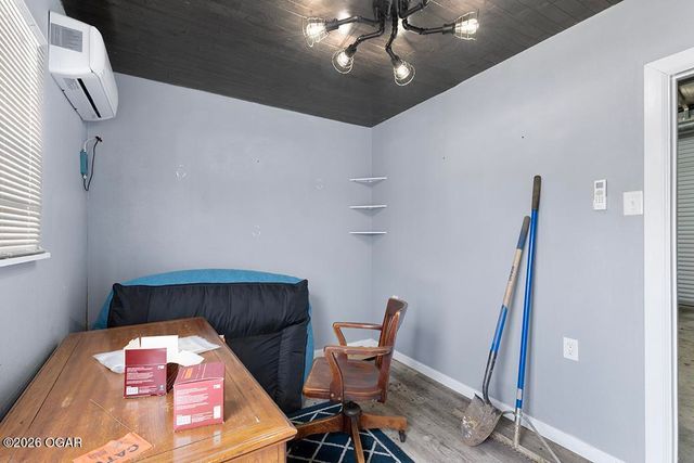 606 Meadowmere Drive, Webb City, MO 64870