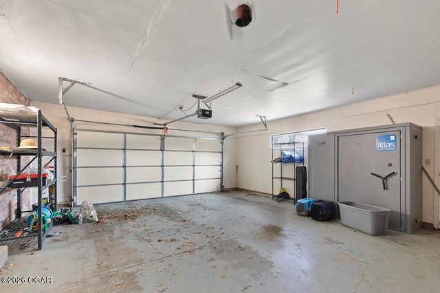 606 Meadowmere Drive, Webb City, MO 64870