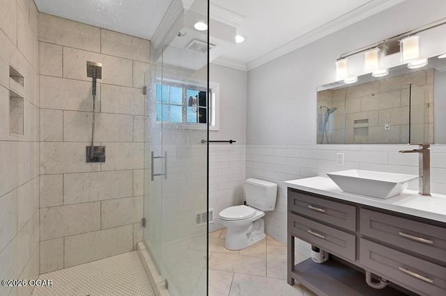 606 Meadowmere Drive, Webb City, MO 64870