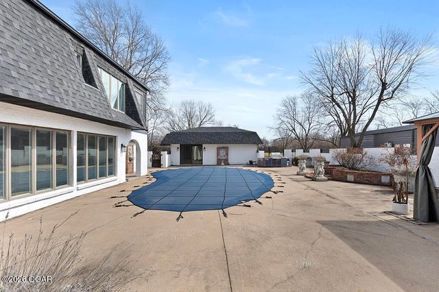 606 Meadowmere Drive, Webb City, MO 64870