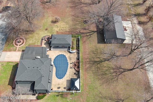 606 Meadowmere Drive, Webb City, MO 64870