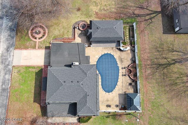 606 Meadowmere Drive, Webb City, MO 64870