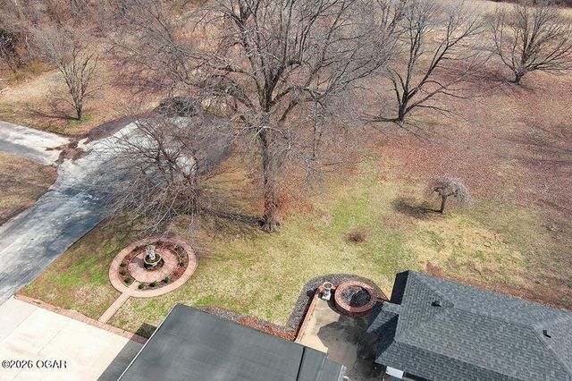 606 Meadowmere Drive, Webb City, MO 64870