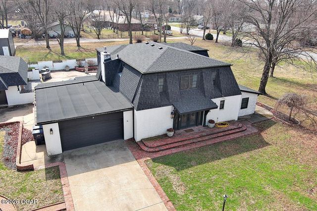 606 Meadowmere Drive, Webb City, MO 64870