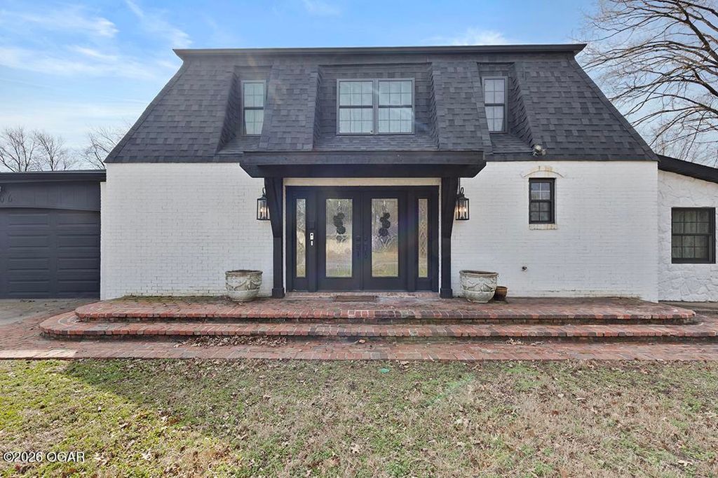 606 Meadowmere Drive, Webb City, MO 64870