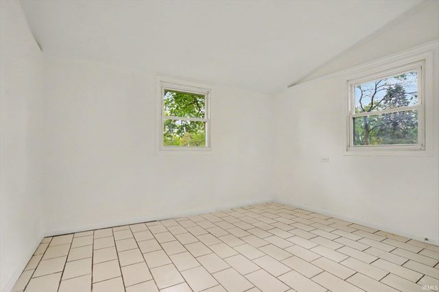 53219 Peggy Avenue, South Bend, IN 46635