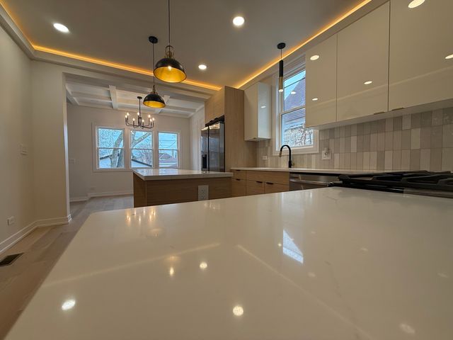 1641 S 57th Avenue, Cicero, IL 60804